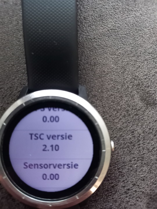 My Vivoactive 3 looses the software versions for GPS and HR sensors ...